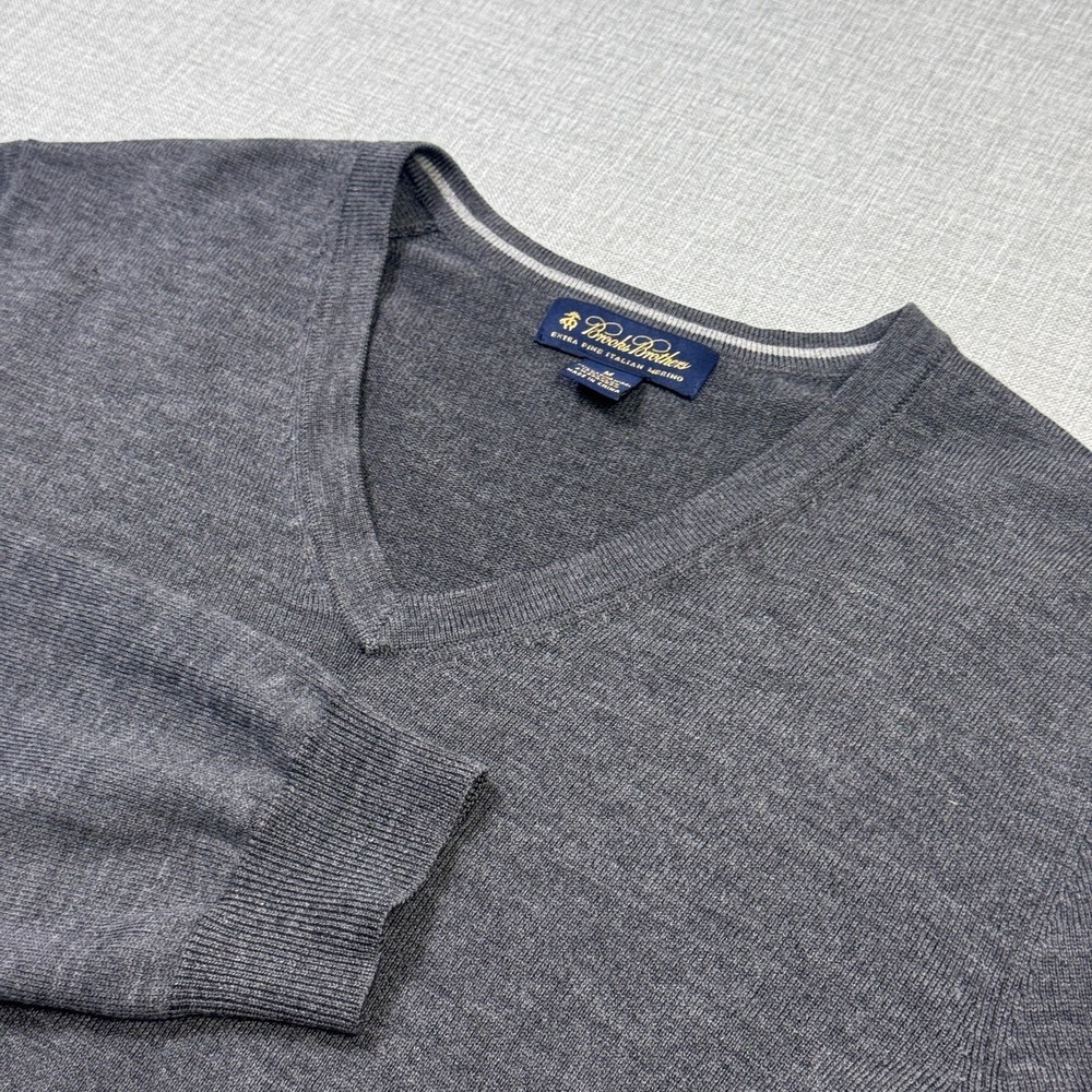 Brooks Brothers V-Neck Sweater Mens M Gray Merino Wool Nylon Stretch Pullover